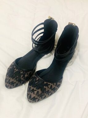 Michael Kors Sandals (5.5) Like New